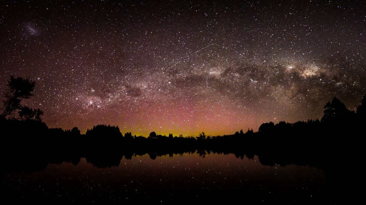 dark-skies-fiordland-national-park-southland-new-zealand-credit-chris-watson-4