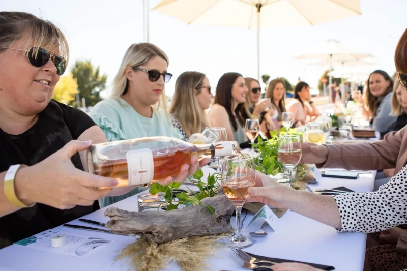 long-lunch-te-anau-southland-new-zealand-credit-great-south-7